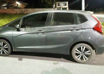 Homem com mandado de prisão em aberto é conduzido para delegacia, juntamente com veiculo suspeito de ser clonado