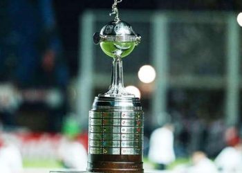 Conmebol vai exigir teste para covid-19 e proibirá beijo na bola em seus torneios