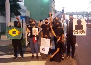 VÍDEO – Frente Democrática Linharense faz manifesto pela democracia