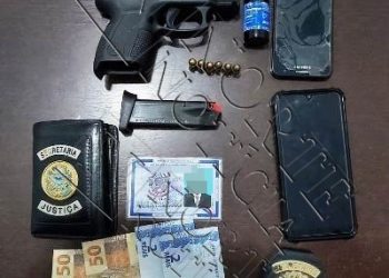 Ex-agente penitenciário é preso em estacionamento de supermercado em Linhares