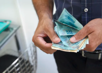 Com agências fechadas nesta quinta, Caixa pagará auxílio emergencial na sexta e no sábado