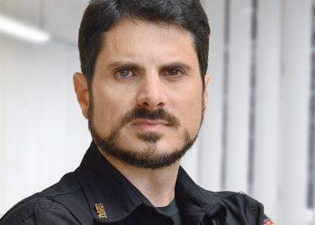 Senador capixaba teve a campanha eleitoral mais barata da história