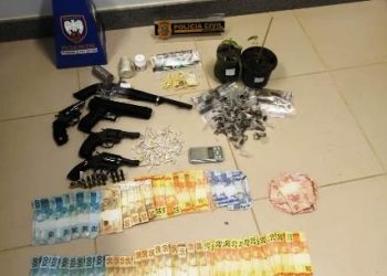 PINHEIROS –  Operação policial apreende crack, maconha, cocaína, armas munições e até granada