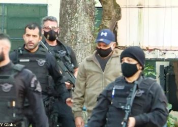 Fabrício Queiroz, ex-assessor de Flávio Bolsonaro, é preso em Atibaia