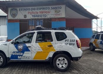 Motorista é preso por embriaguez após colidir caminhão em supermercado