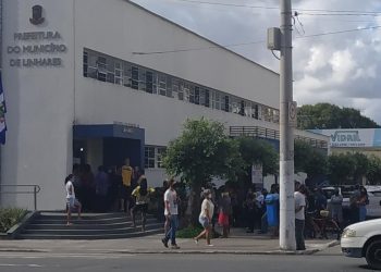 Comerciantes realizam protestos no centro de Linhares