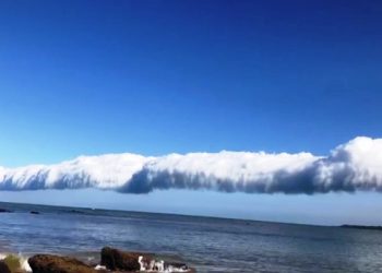 ‘Nuvem rolo’ chama atenção de moradores em Aracruz