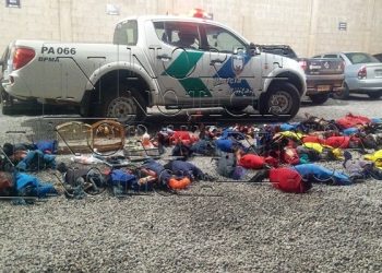 VIDEOS – Policia Militar Ambiental acaba com rinha e 60 pessoas são levadas para a delegacia em Linhares