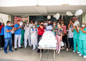 Coronavírus: homem de 104 anos tem alta após 15 dias internado no Hospital Geral de Linhares (HGL)