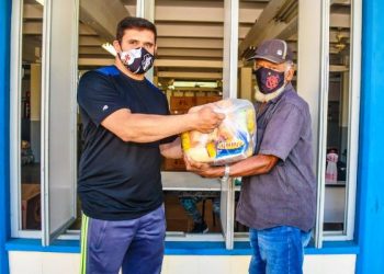 Prefeitura de Linhares entrega 3º Kit merenda, quando deveria estar entregando o 4º