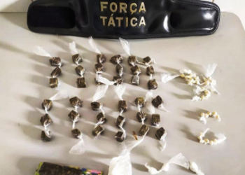 Elemento foge da polícia e dispensa sacola com drogas no Olaria