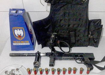 Polícia apreende em Sooretama, munições, droga, arma e leva 5 para Delegacia
