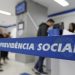 Agências do INSS retomam atendimento presencial hoje, segunda-feira