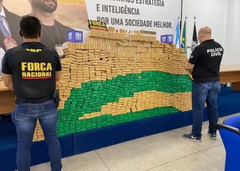 Uma tonelada de maconha é apreendia em fundo falso de caminhão entre Fundão e Aracruz
