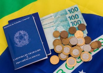 Governo reduz de R$ 1.079 para R$ 1.067 proposta para o salário mínimo em 2021