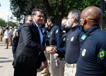 Governo abrirá mais 2 mil vagas para a PRF, diz Bolsonaro