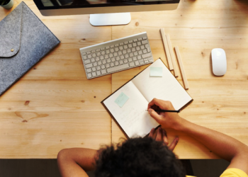 Programa Qualificar ES oferece 10 mil vagas de cursos on-line em 7 bairro em Linhares e para mais 9 cidades