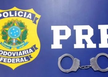 PRF detém homem com mandado de prisão na BR 101