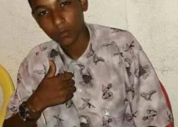 IDENTIFICADA – Mulher é assassinada e homem é baleado dentro de veículo na estrada do Guaxe