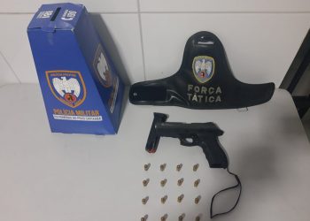 Força Tática recupera moto roubada, aprende arma e munições no Movelar.