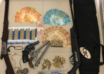 Polícia Civil realiza operação de combate ao comércio de armas, munições e tráfico de drogas em Jaguaré