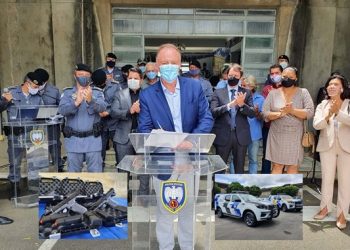 Governo entrega viaturas, pistolas e autoriza início de reforma de unidades da PMES