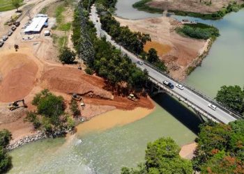 Elevação da ensecadeira no rio Pequeno, em Linhares