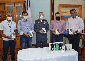 Governo entrega smartphones a PMES e agentes do Detran|ES para fiscalização de trânsito