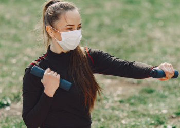 Uso da máscara durante atividades físicas traz danos à saúde?