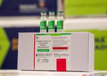 Estado começa imunização de trabalhadores da saúde com doses da Oxford-AstraZeneca