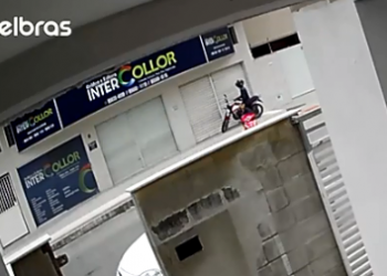 VÍDEO – Motocicleta é furtada em plena luz do dia em Linhares
