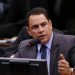 Deputado Da Vitória pede para Petrobras não retirar plataforma do litoral norte do ES