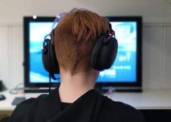 Consumidor que teve curso de inglês renovado automaticamente deve ser ressarcido