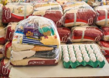 Em 11 meses sem aulas, Prefeitura entrega 6º Kit Merenda