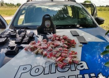 Drogas e rádios comunicadores são apreendidos pela PM em Vila do Riacho