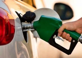 Petrobras anuncia 6º reajuste no ano, alta de 8,8% na gasolina e 5,5% no diesel