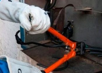 Aneel proíbe corte de luz de família de baixa renda; medida vale até 30 de junho