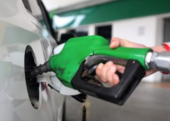 Petrobras reduz preço da gasolina pela primeira vez no ano