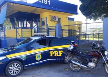 PRF recupera moto furtada durante fiscalização na BR 101, em São Mateus