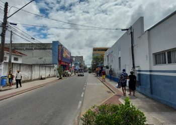 Comércio e outros serviços voltam a funcionar nesta quinta e sexta-feira