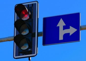 Mudança no Código de Trânsito permite “furar” sinal vermelho