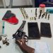 Operação conjunta entre PM e PC apreende arma, droga e munições em Vila Valério