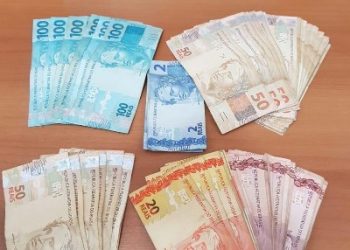 Adolescentes de 13 e 17 anos são apreendidos com mais de 3 mil após furto em jaguaré