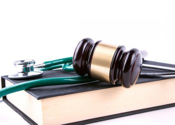 Técnica de enfermagem deve ser indenizada em R$ 10 mil por assédio moral