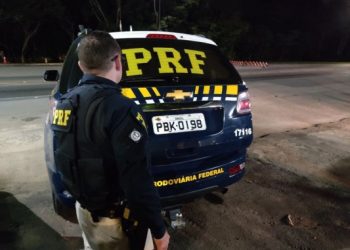 Homem é preso pela PRF na BR 101 em Linhares por uso de documento falso