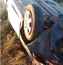 VÍDEO – Colisão e capotamento da estrada do Pontal do Ipiranga