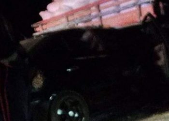 Colisão entre automóvel e caminhão deixa duas vítimas fatais e uma criança gravemente ferida no interior de Pinheiros