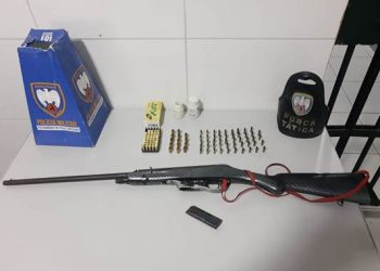 Força Tática apreende mais de 100 munições e arma de fogo dentro de veiculo na estrada de Jataipeba