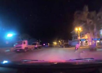 VÍDEO – Motociclista perde controle da moto e cai durante tentativa de fugir da PRF na BR 262