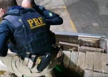 VÍDEO DO FLAGRANTE – PRF apreende mais de 600 quilos de maconha na BR 101